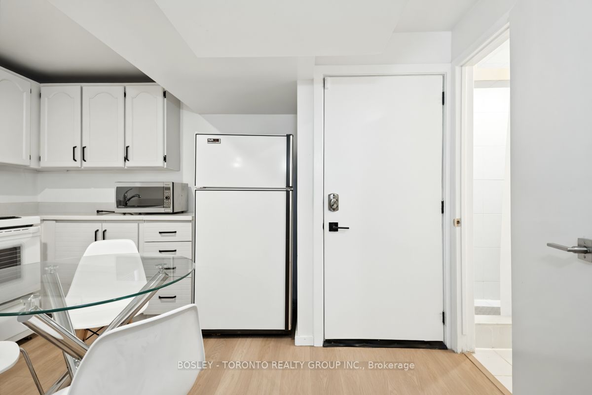 146 Earlscourt Avenue Lower Property Photo 19