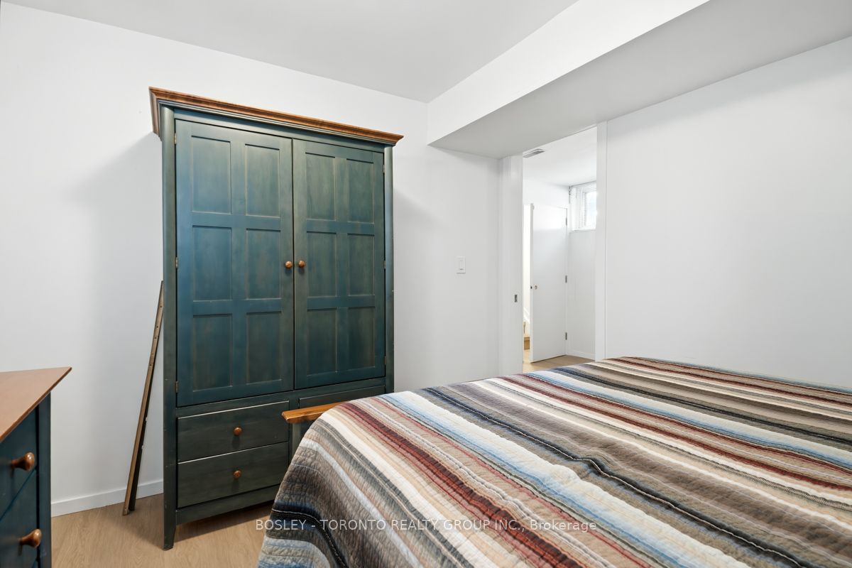 146 Earlscourt Avenue Lower Property Photo 27