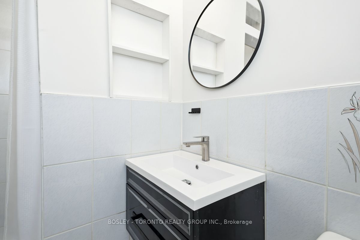 146 Earlscourt Avenue Lower Property Photo 32
