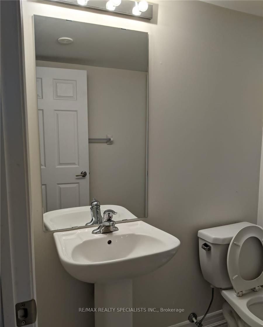 200 Veterans Drive 115 Property Photo 6