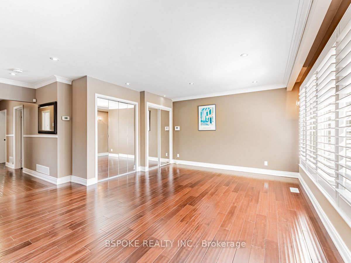 252 Thistle Down Boulevard Upper Property Photo 7