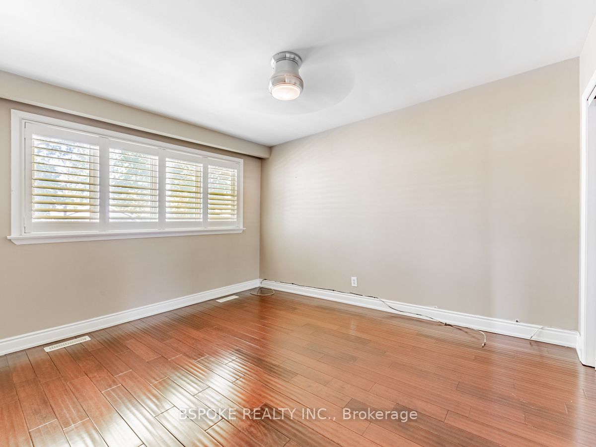 252 Thistle Down Boulevard Upper Property Photo 15