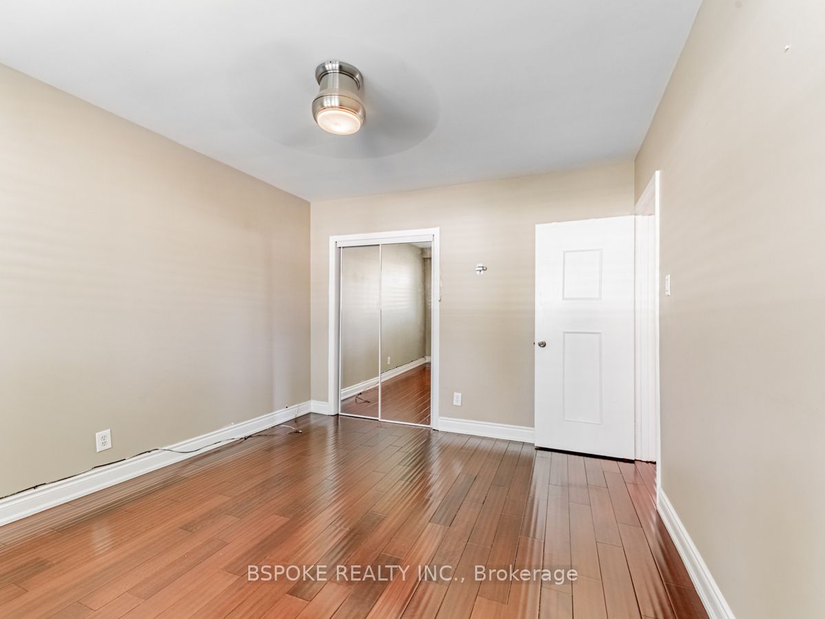 252 Thistle Down Boulevard Upper Property Photo 16