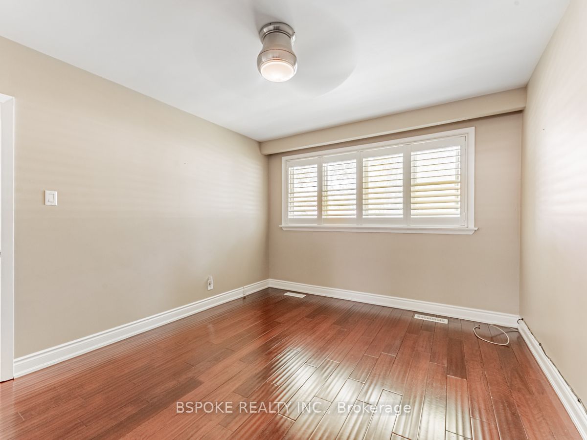 252 Thistle Down Boulevard Upper Property Photo 17