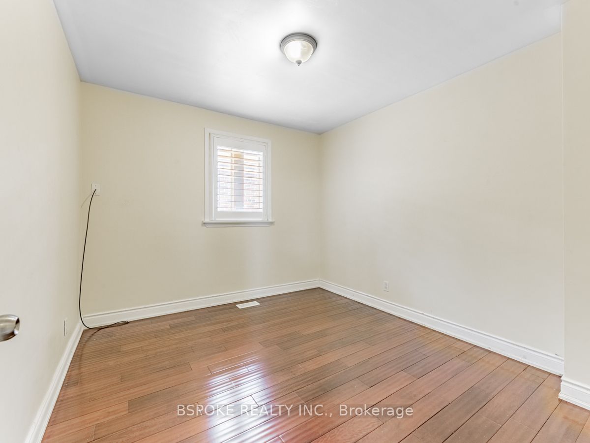 252 Thistle Down Boulevard Upper Property Photo 18