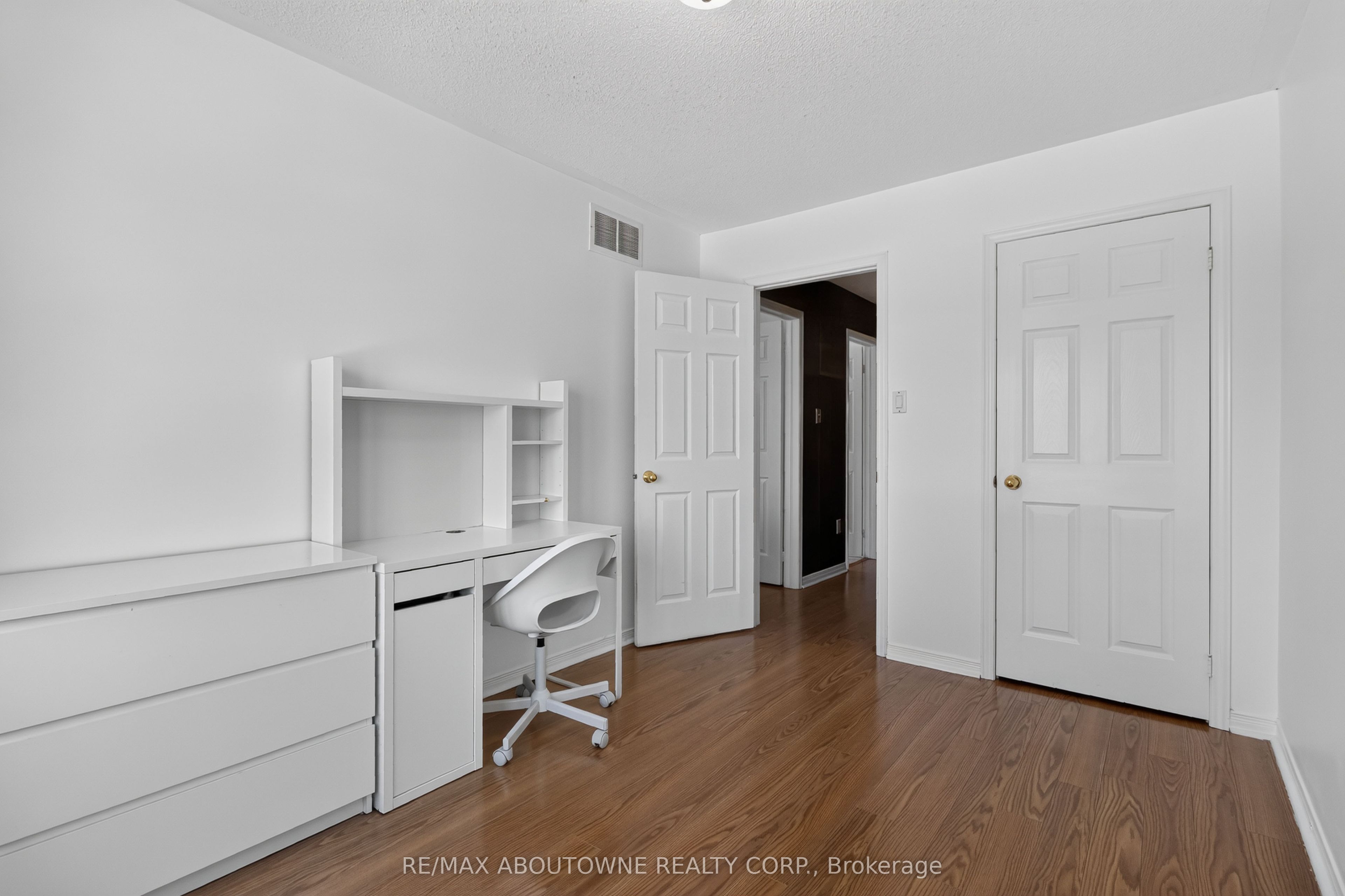 5233 Thornburn Drive Property Photo 24
