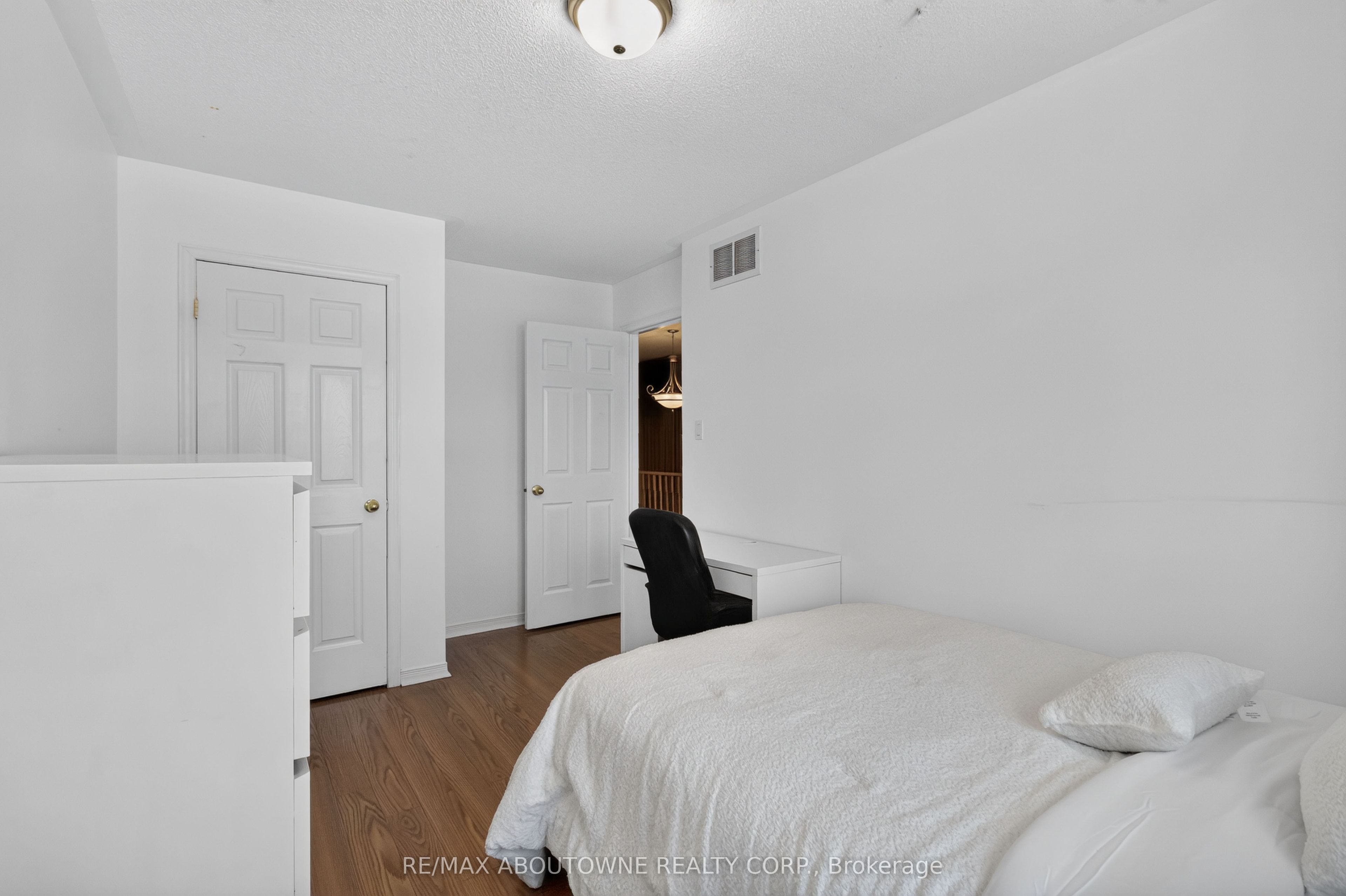 5233 Thornburn Drive Property Photo 26