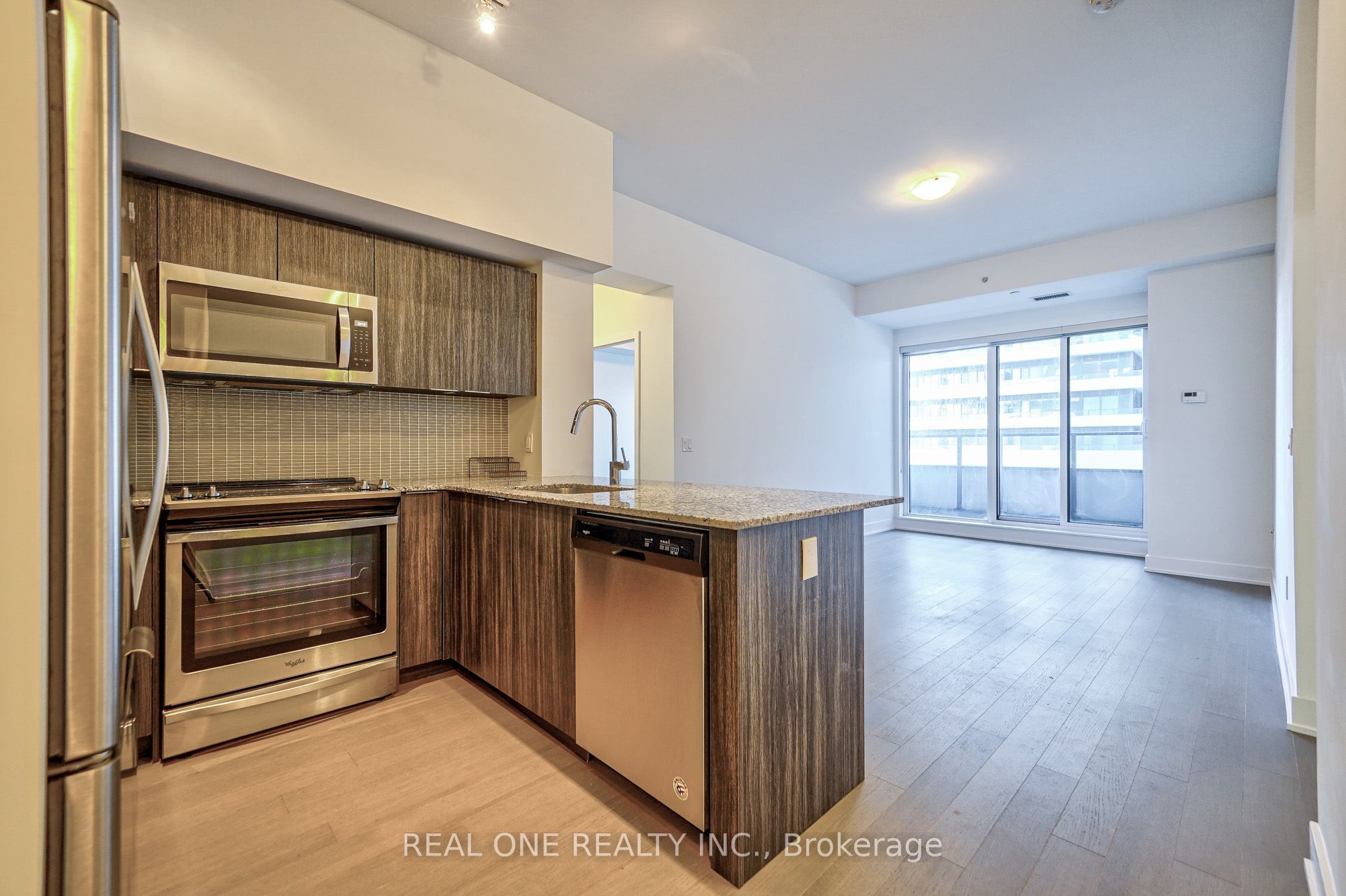30 Shore Breeze Drive 231 Property Photo 3