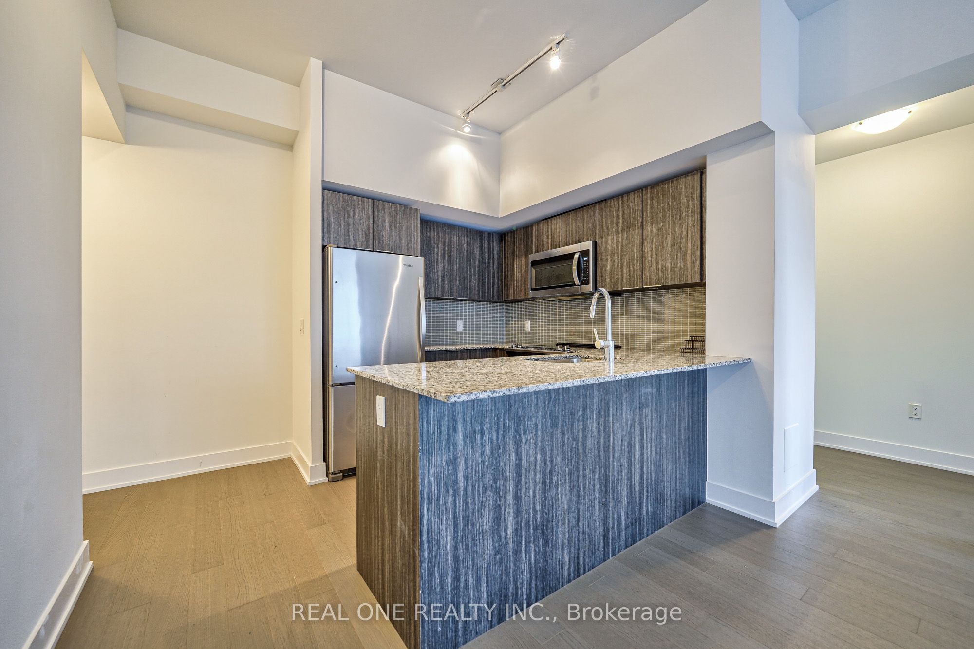 30 Shore Breeze Drive 231 Property Photo 4