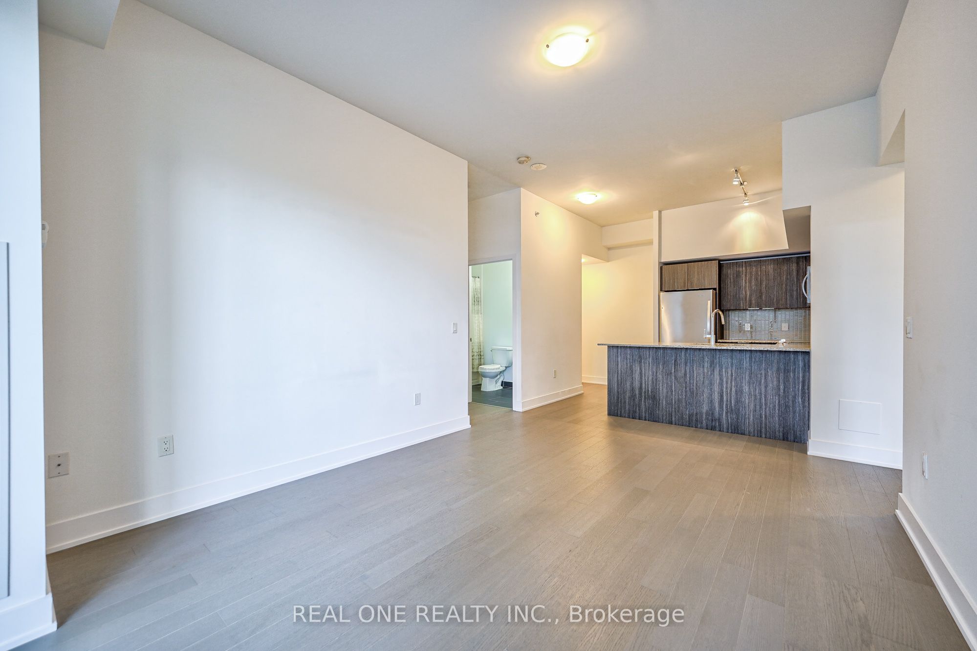 30 Shore Breeze Drive 231 Property Photo 7