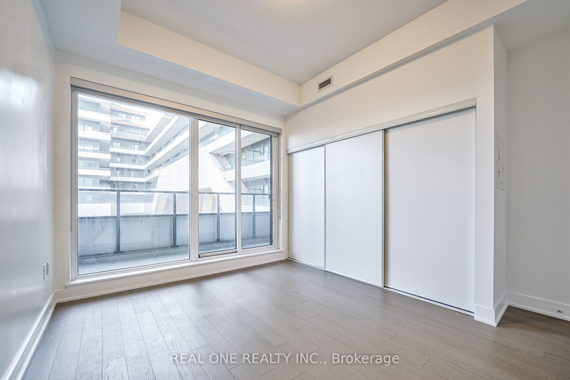 30 Shore Breeze Drive 231 Property Photo 12