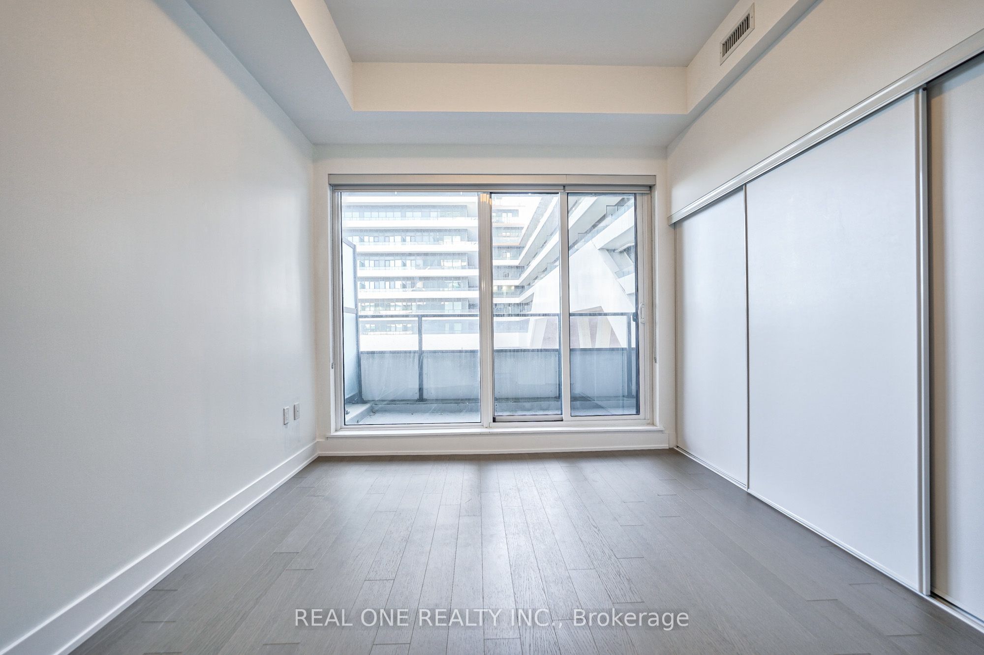 30 Shore Breeze Drive 231 Property Photo 13