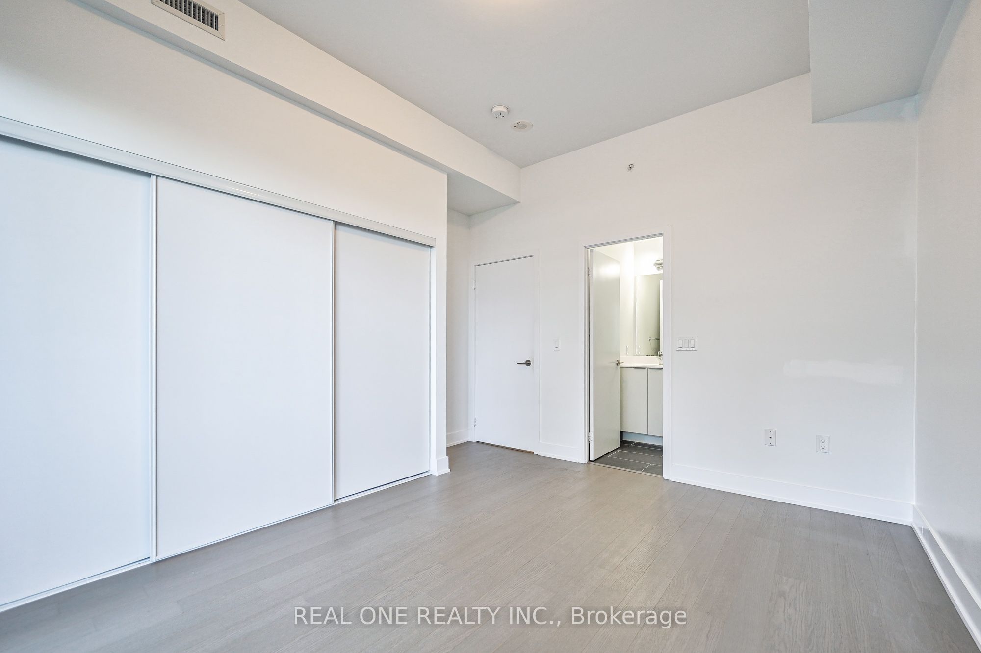 30 Shore Breeze Drive 231 Property Photo 15