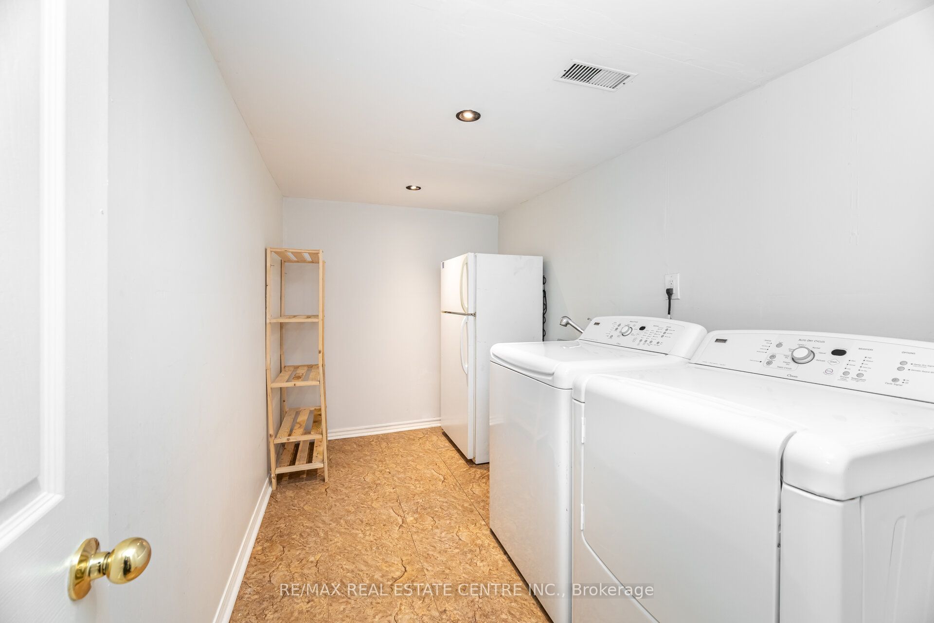 5255 Guildwood Way 48 Property Photo 29
