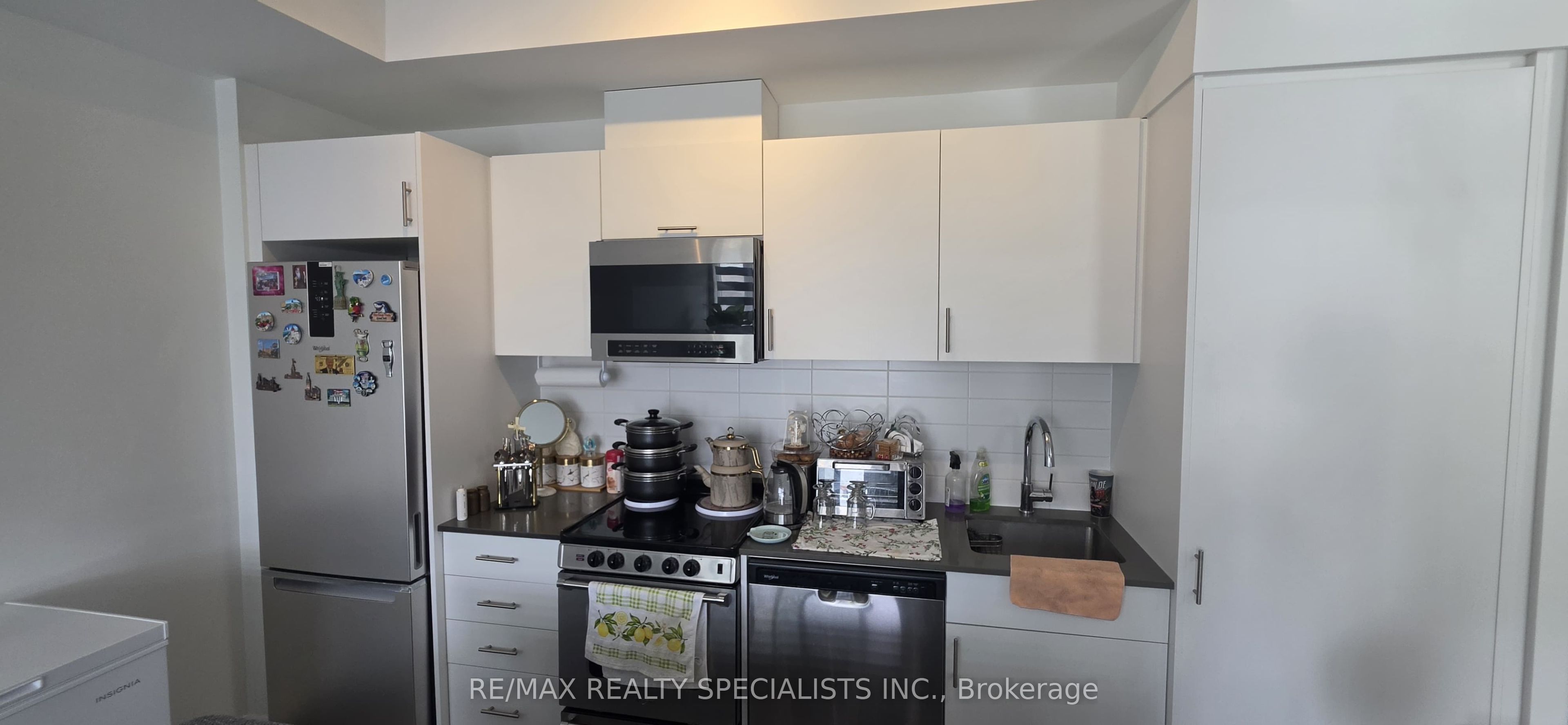 412 Silver Maple Road 206 Property Photo 6
