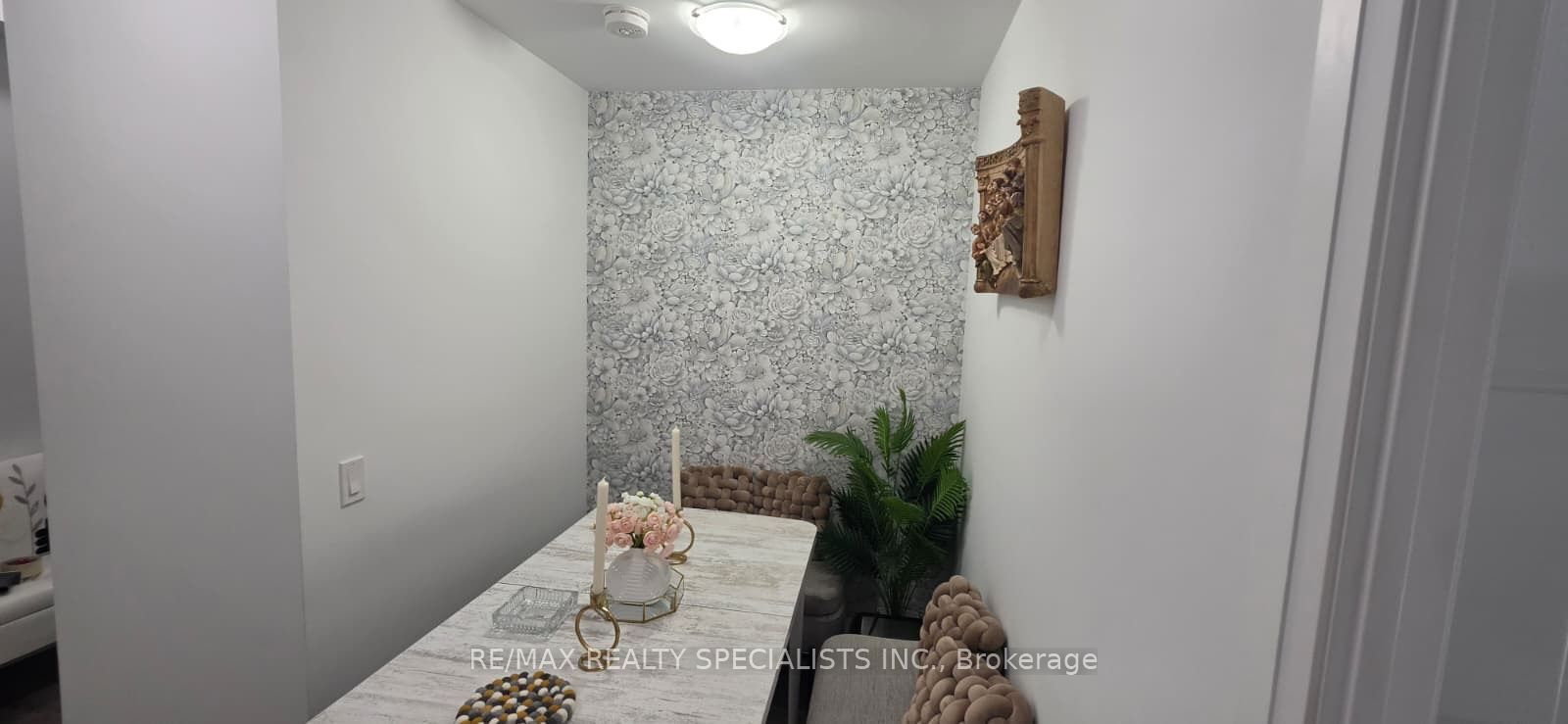412 Silver Maple Road 206 Property Photo 8
