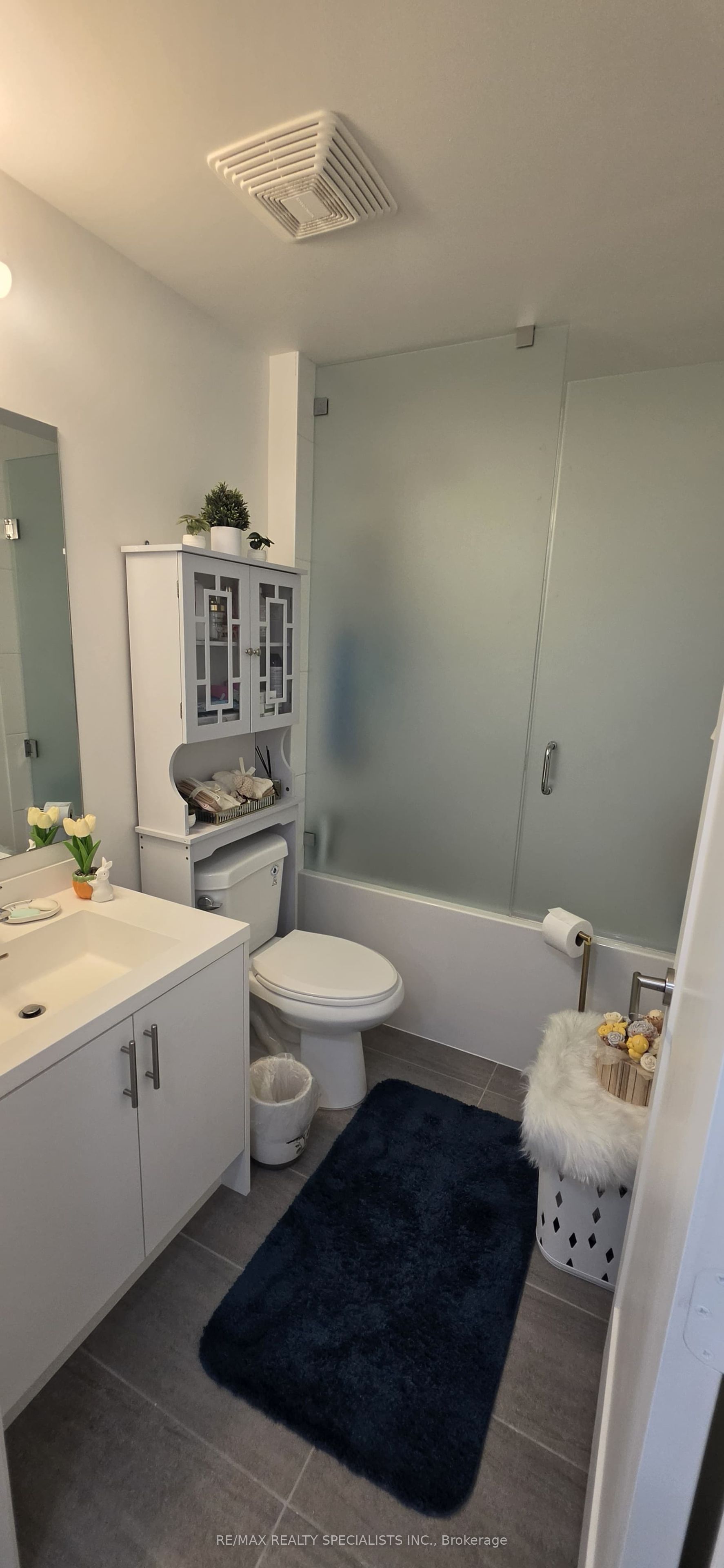 412 Silver Maple Road 206 Property Photo 11