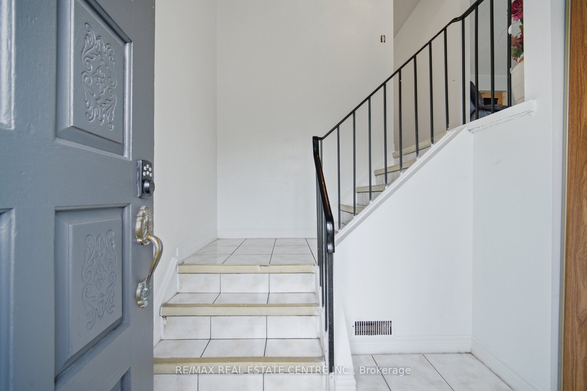 13 Dafoe Crescent Property Photo 6