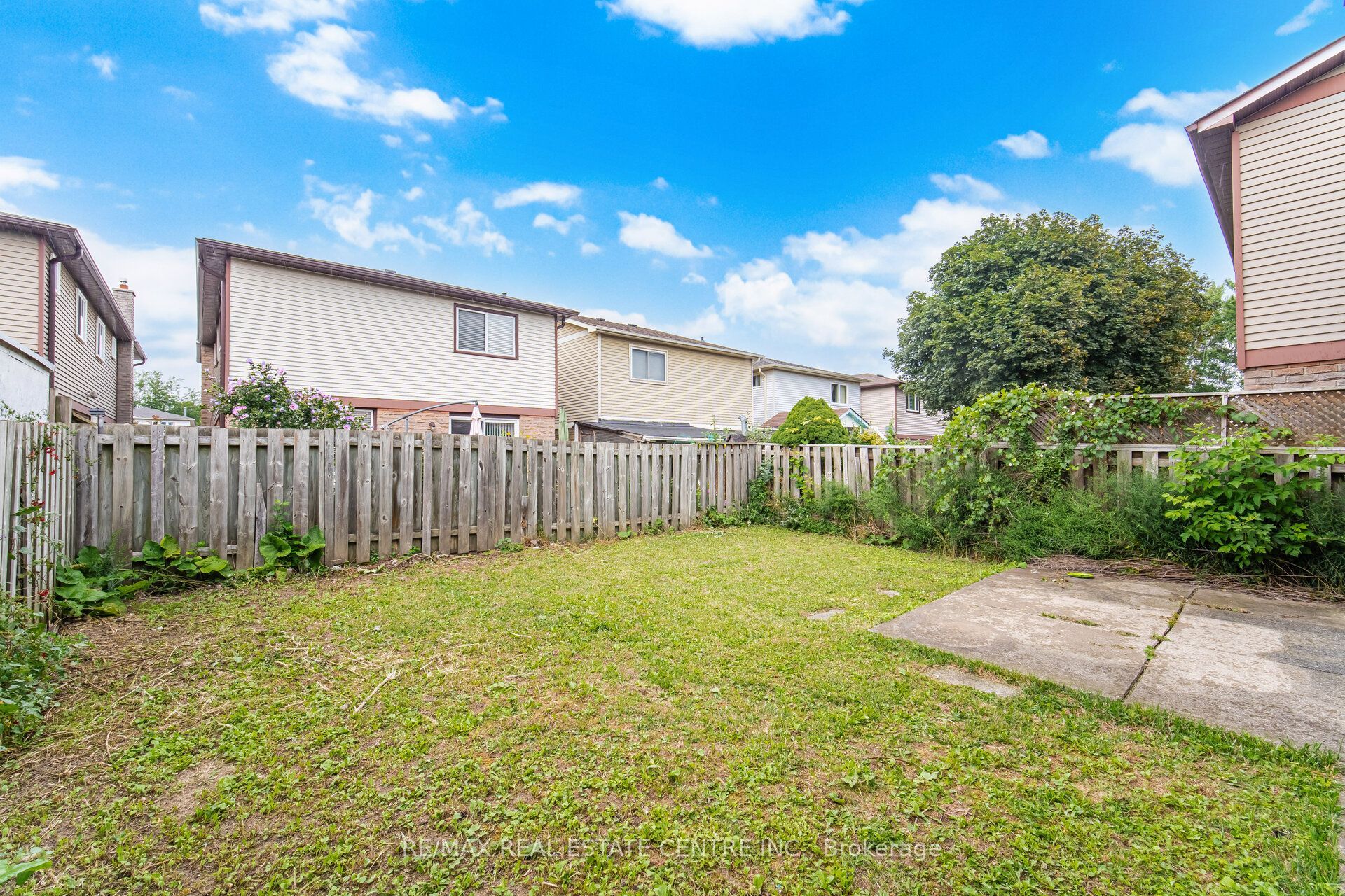 13 Dafoe Crescent Property Photo 44