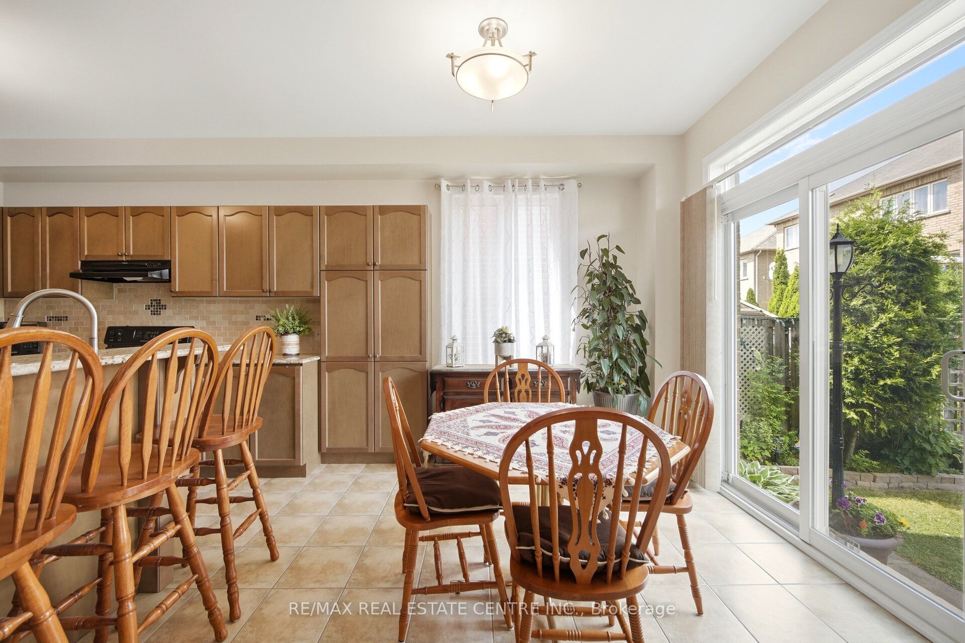 16 Gamson Crescent Property Photo 13