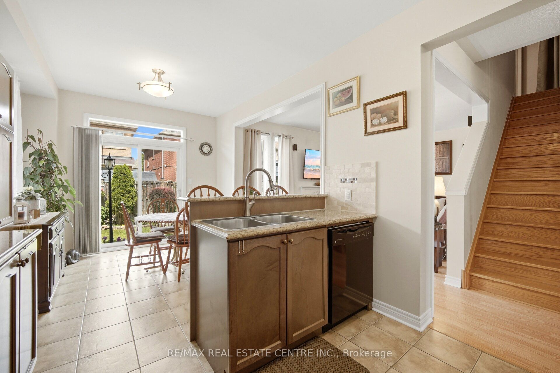 16 Gamson Crescent Property Photo 14