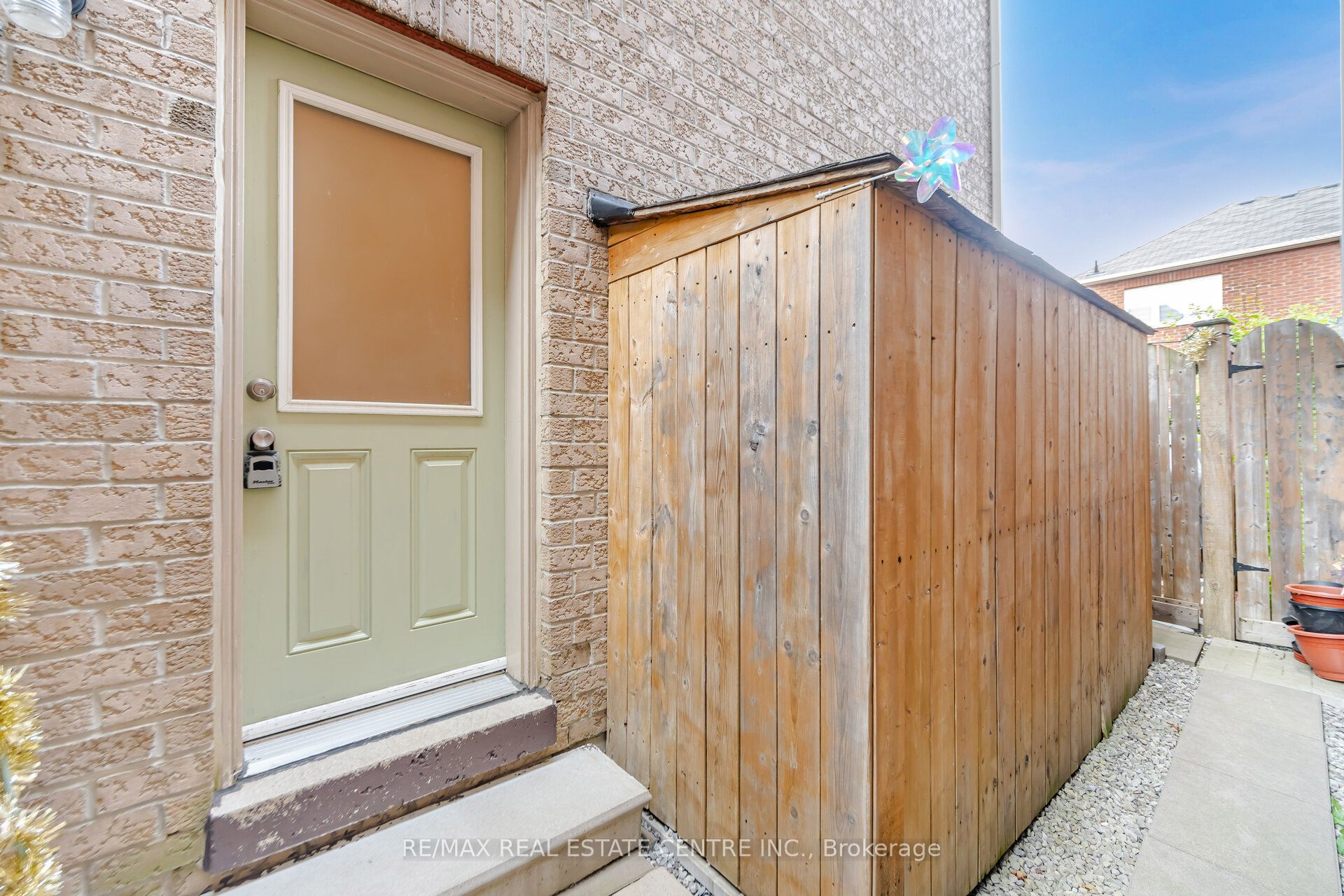 16 Gamson Crescent Property Photo 50