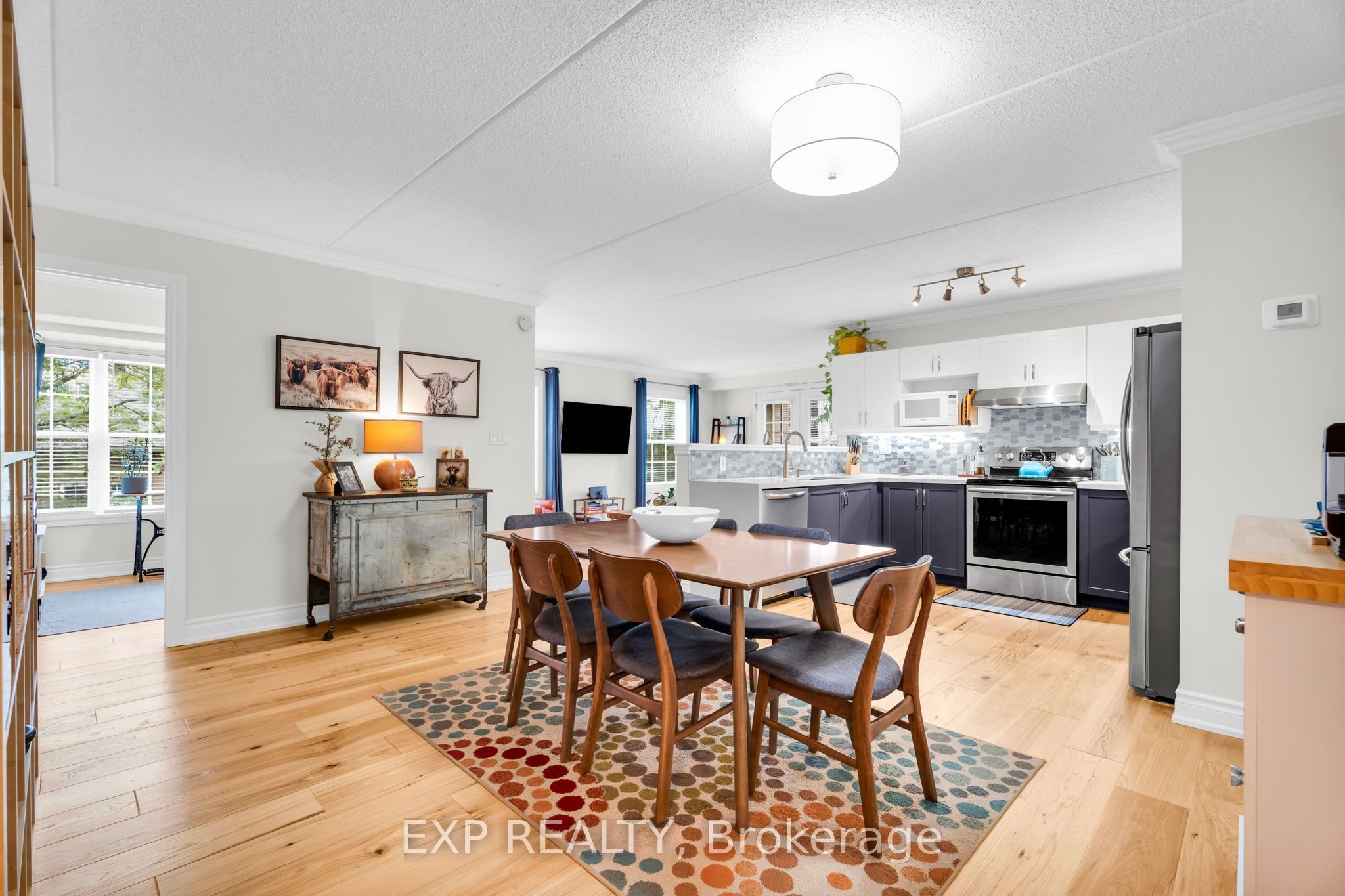 2035 Appleby Line 214 Property Photo 1