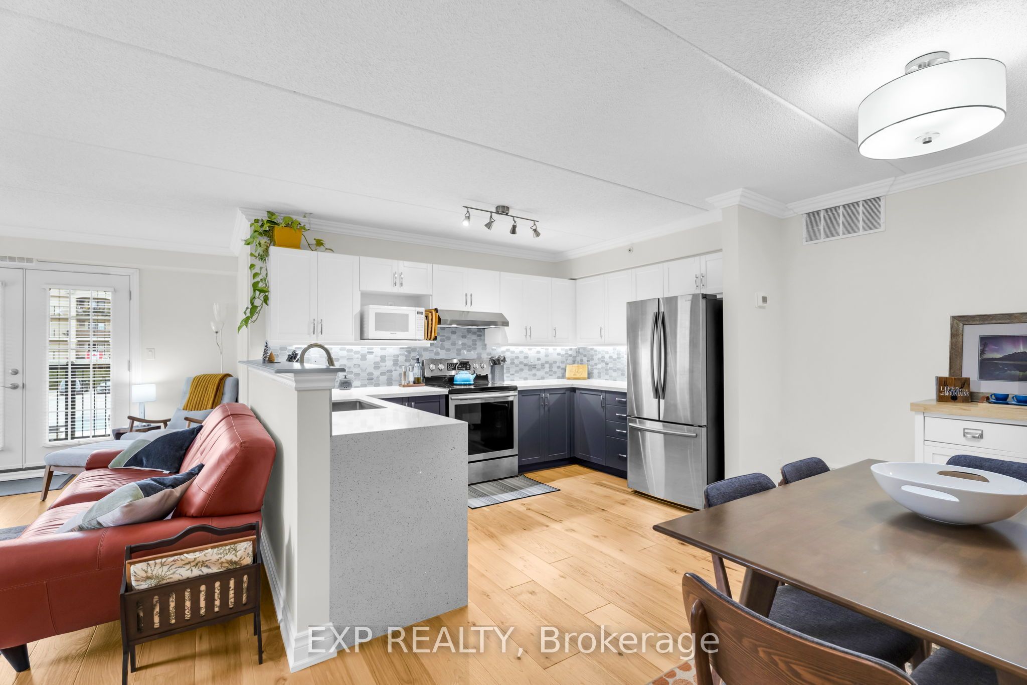 2035 Appleby Line 214 Property Photo 10