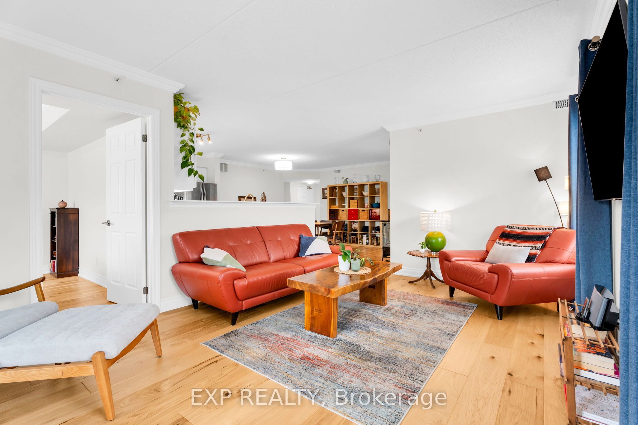 2035 Appleby Line 214 Property Photo 19