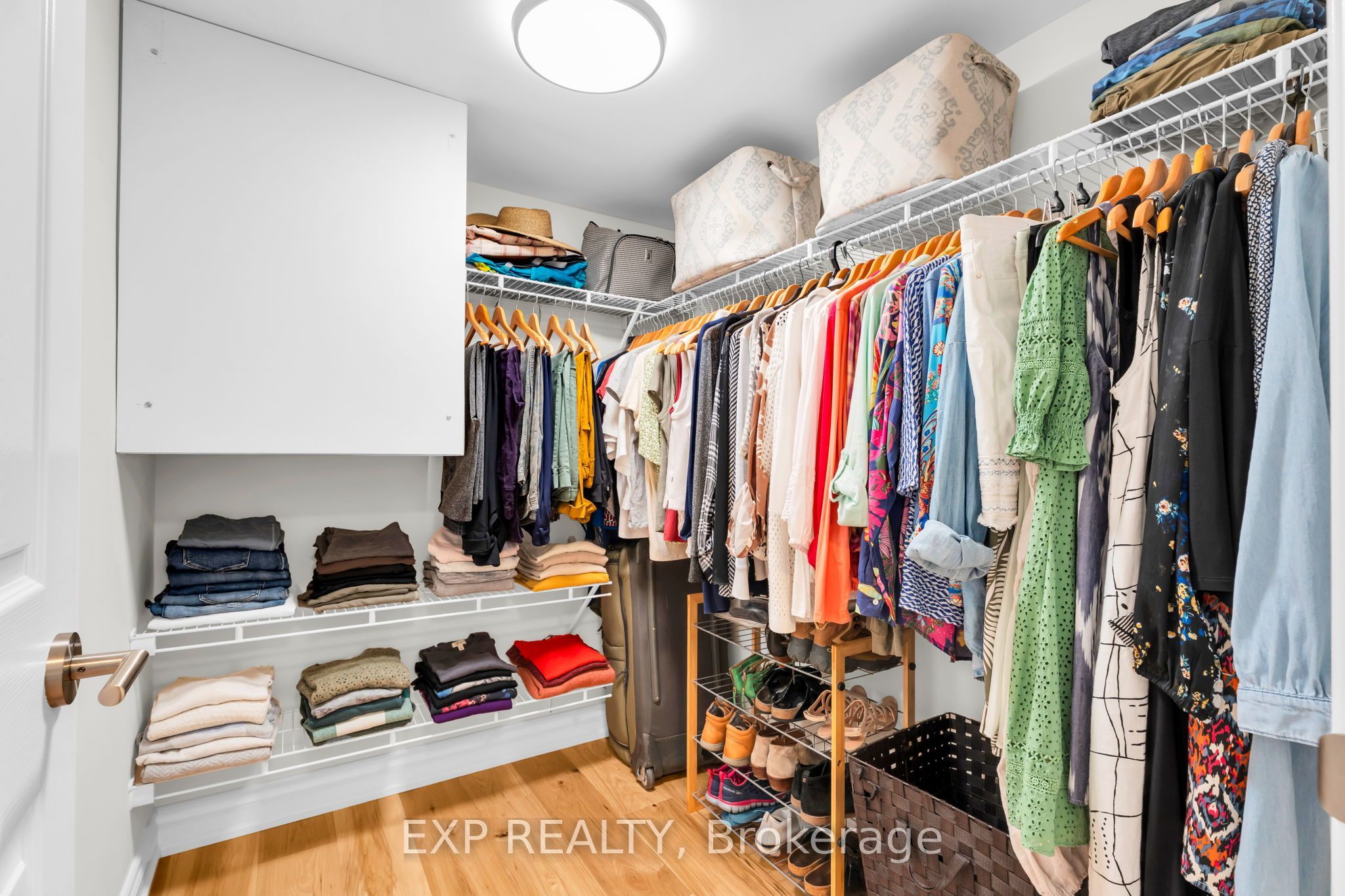 2035 Appleby Line 214 Property Photo 25