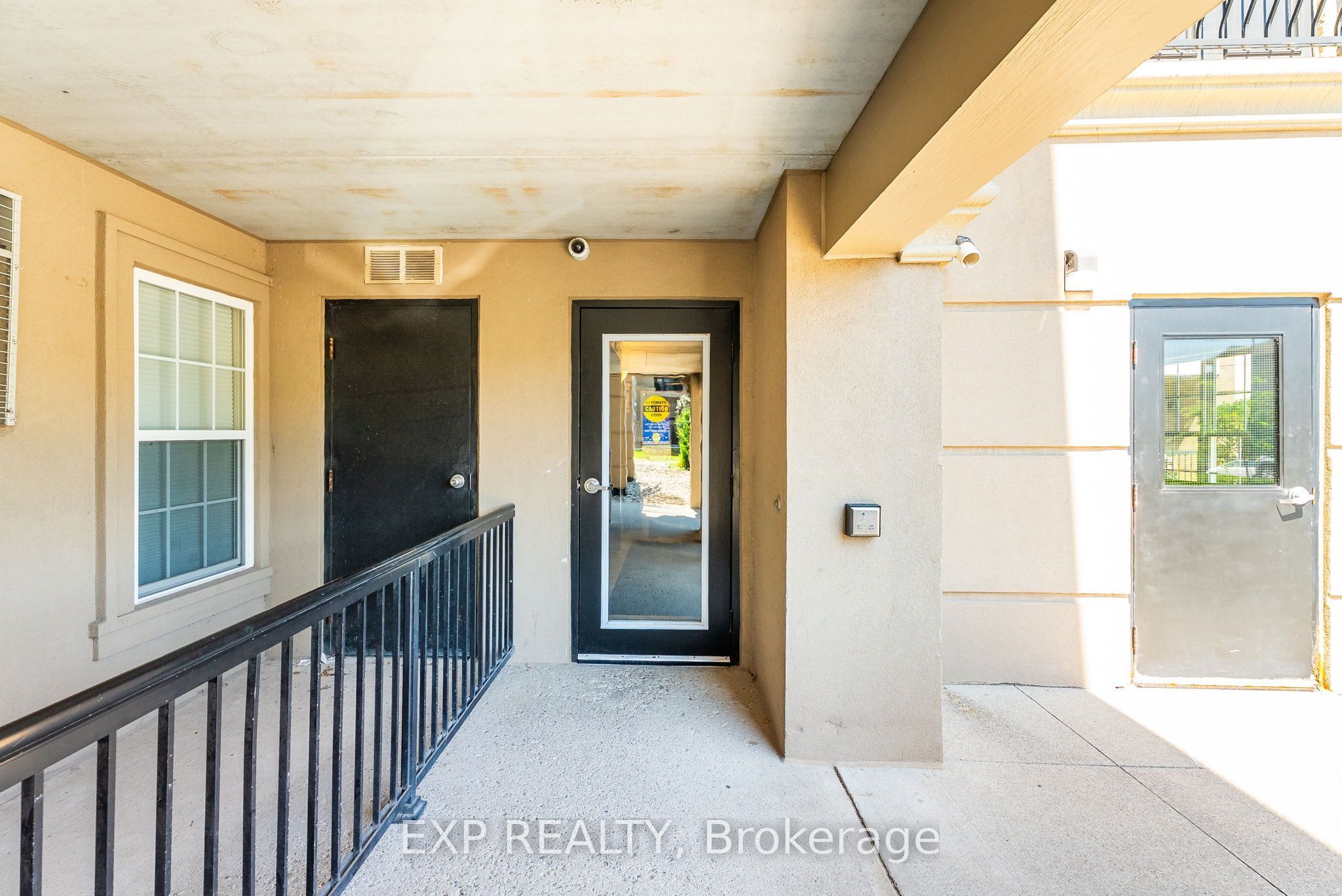 2035 Appleby Line 214 Property Photo 38