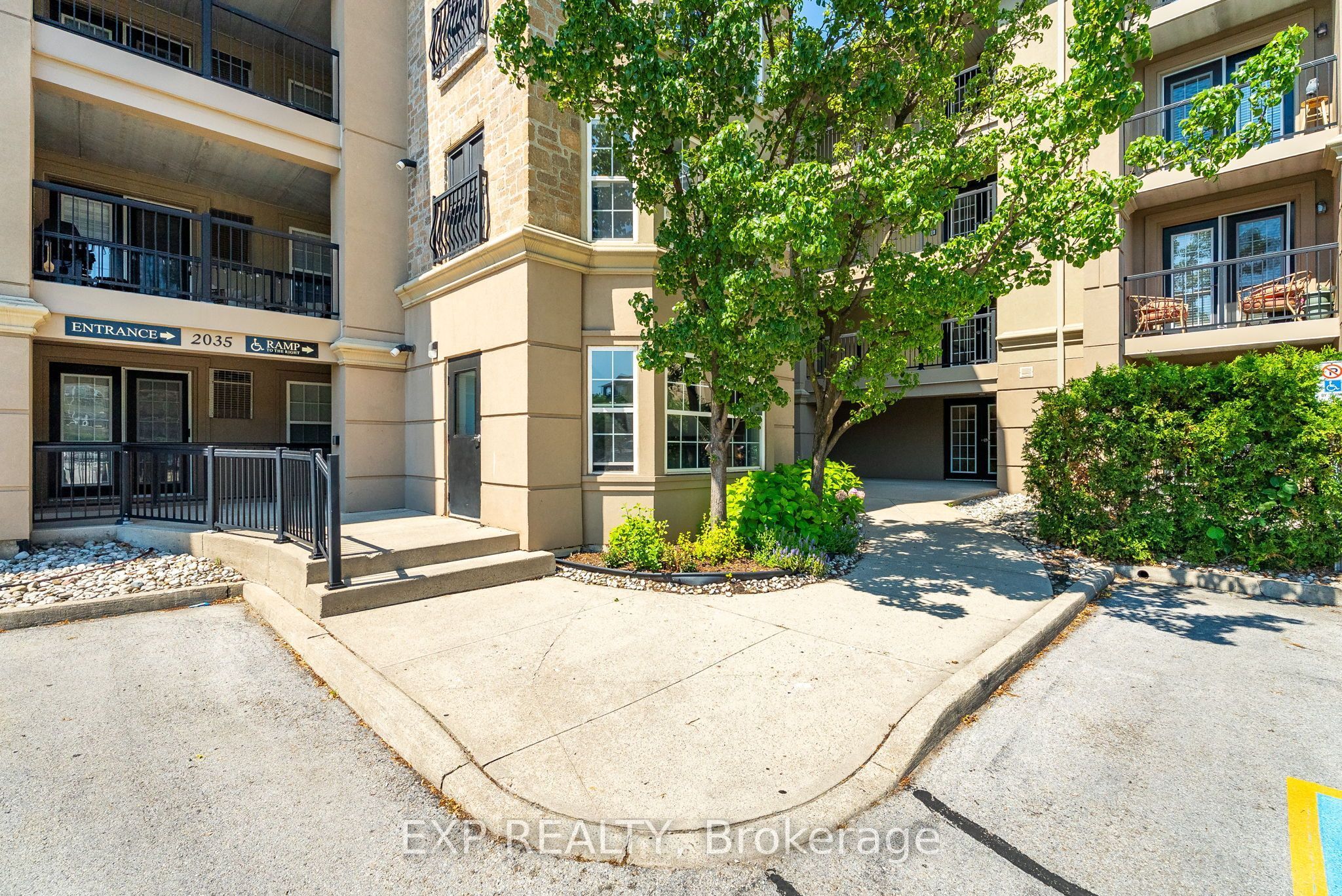 2035 Appleby Line 214 Property Photo 41