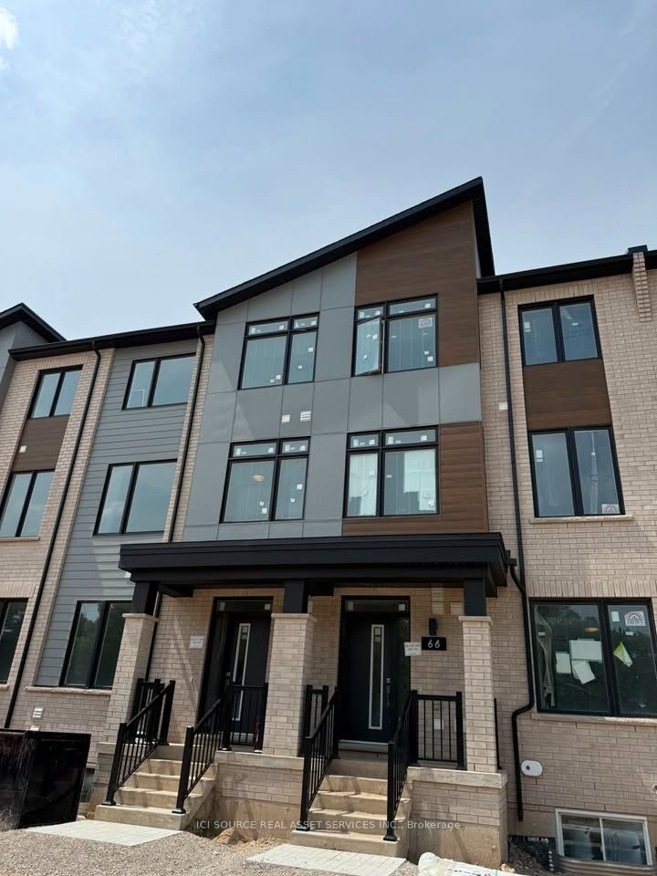 66 Thornbird Crescent Property Photo 1
