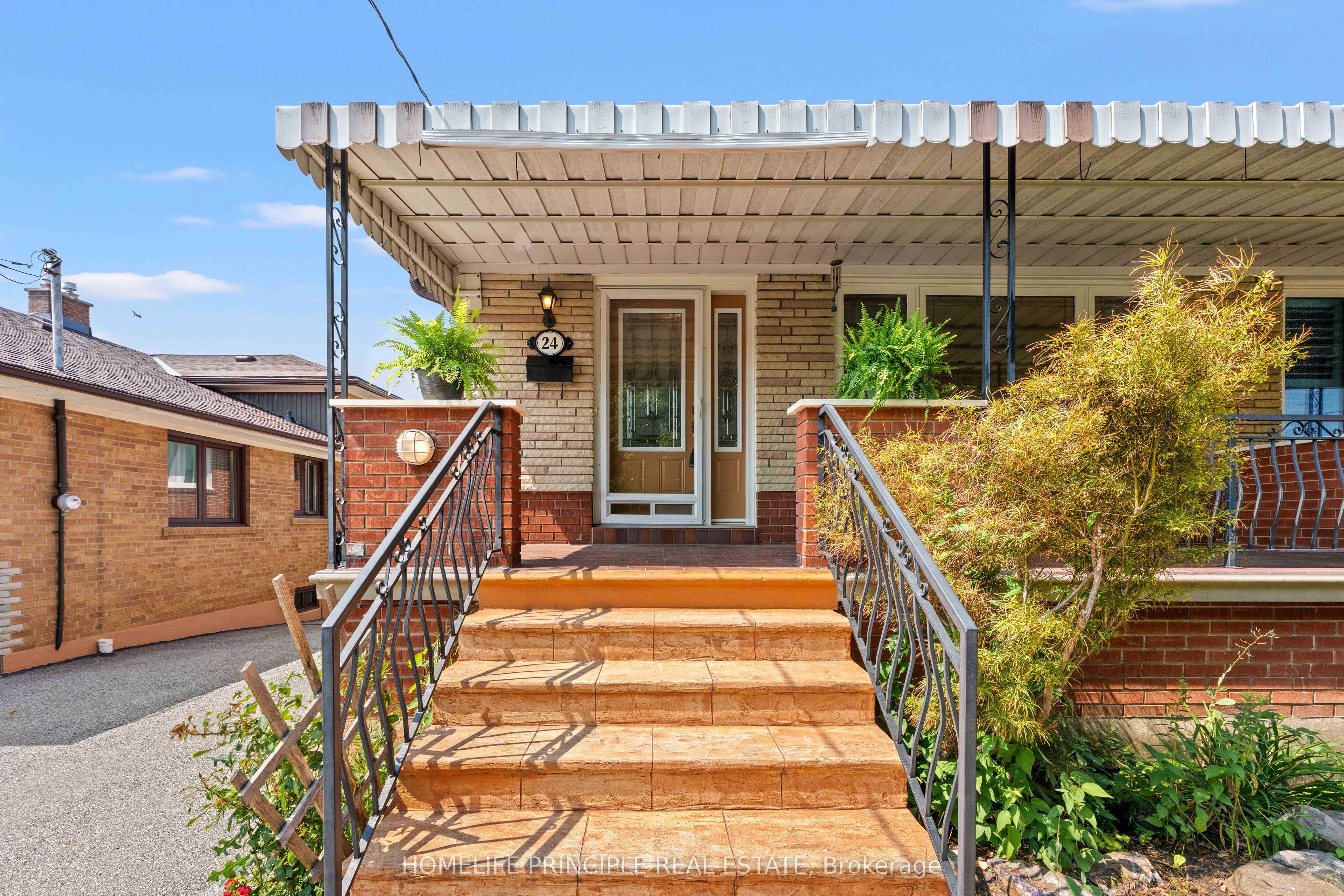 24 Whitbread Crescent Property Photo 3