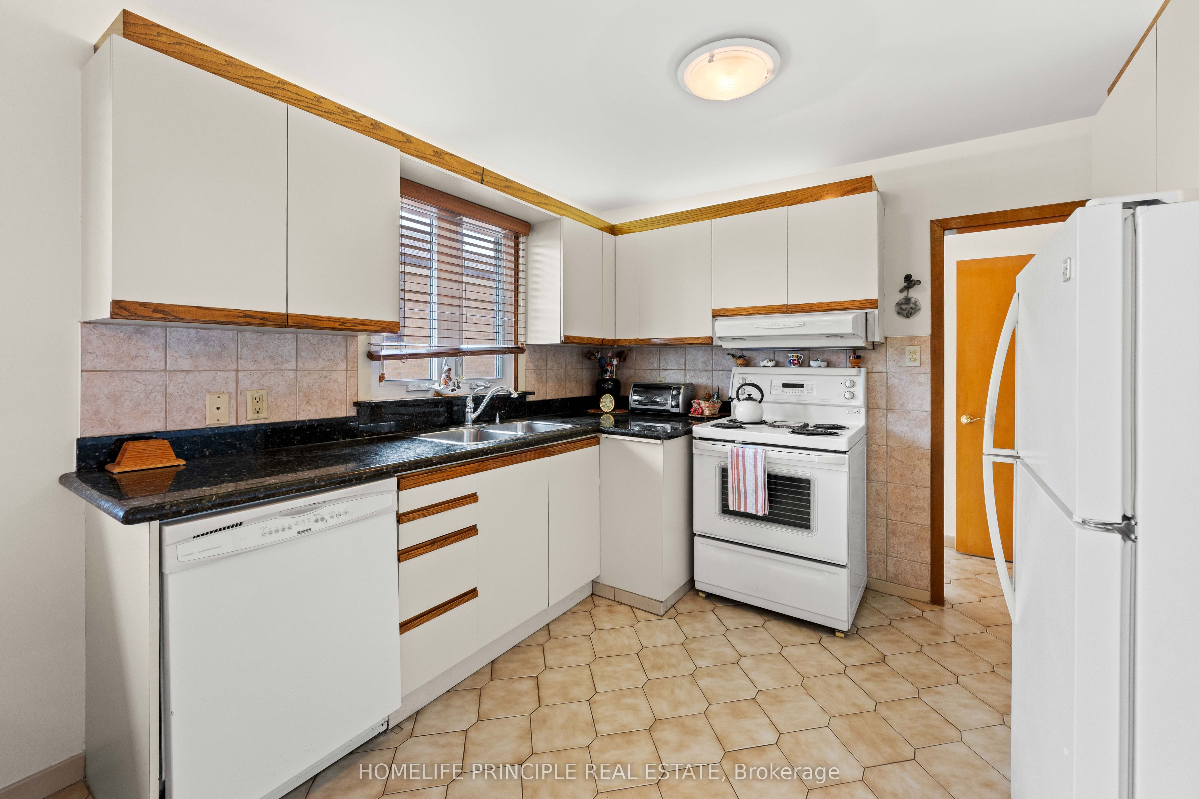 24 Whitbread Crescent Property Photo 11