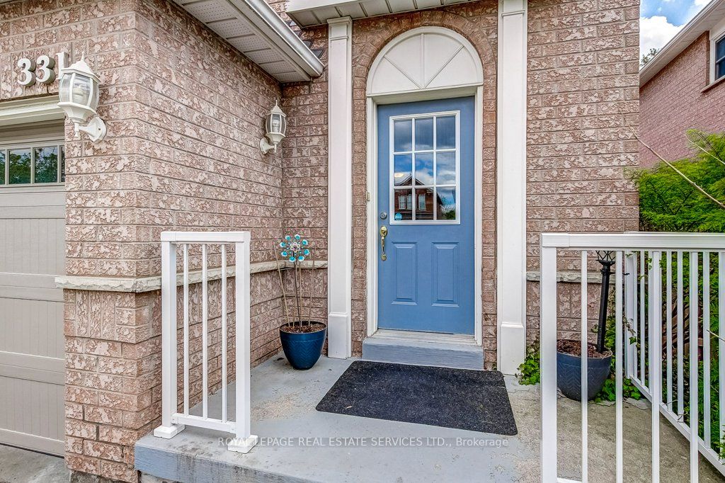 331 Ravineview Way Property Photo 3