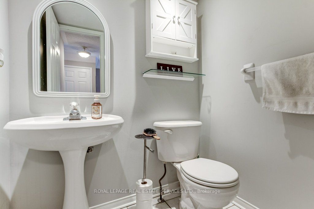 331 Ravineview Way Property Photo 5