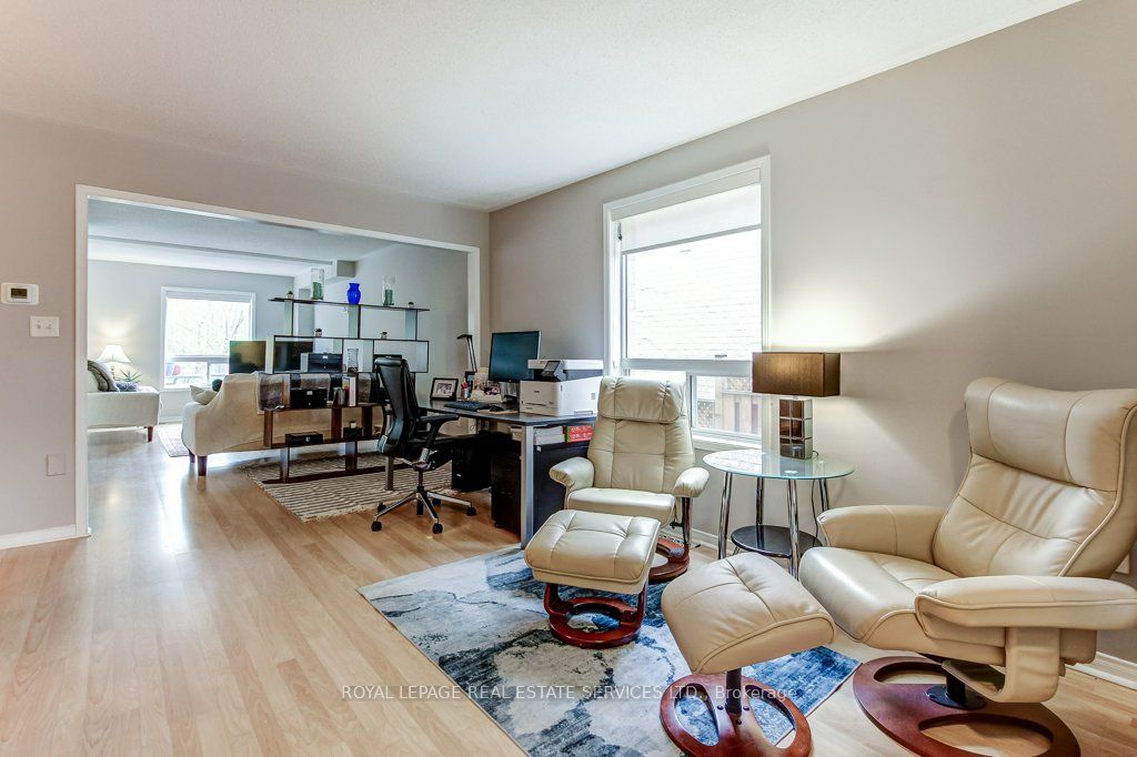331 Ravineview Way Property Photo 6