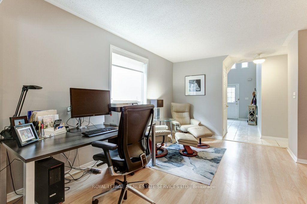 331 Ravineview Way Property Photo 8