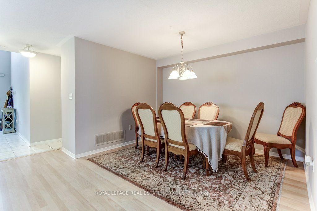 331 Ravineview Way Property Photo 9