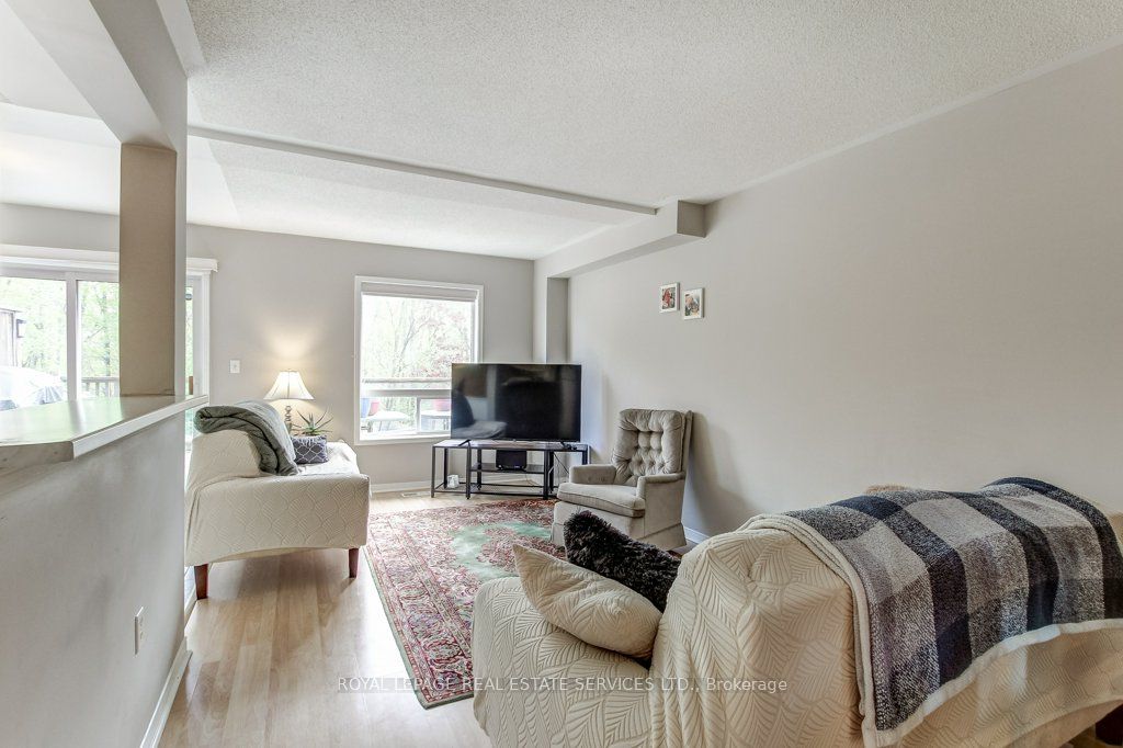 331 Ravineview Way Property Photo 10