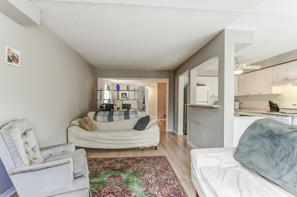331 Ravineview Way Property Photo 12