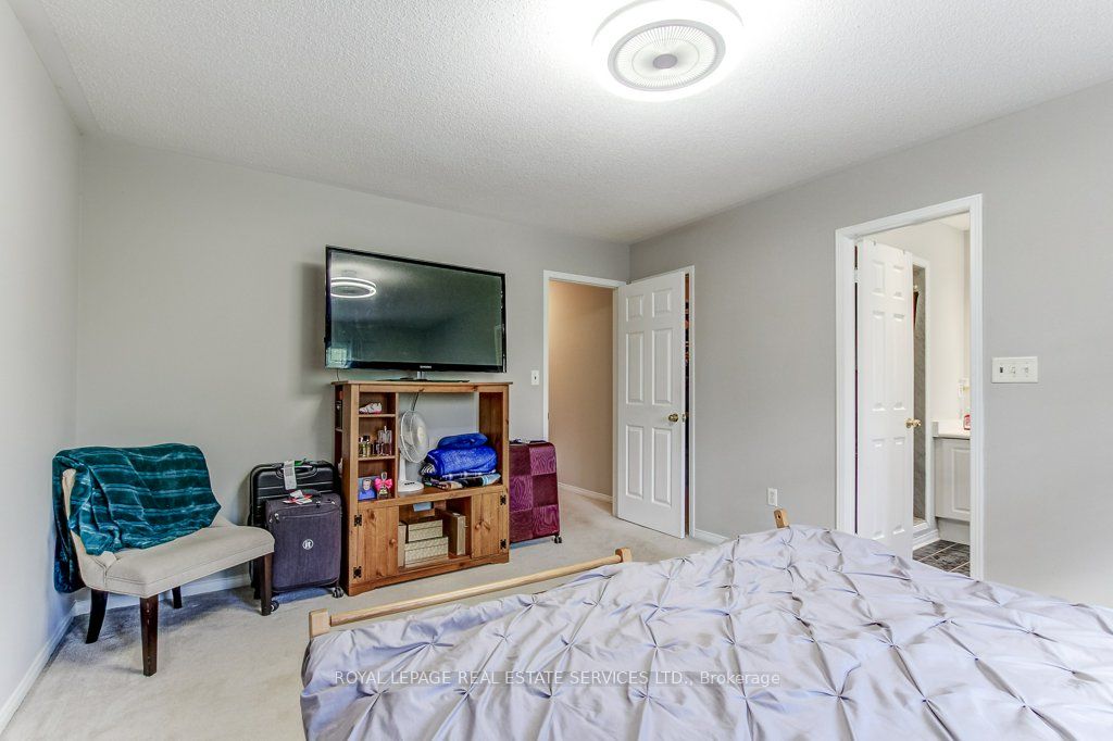 331 Ravineview Way Property Photo 27