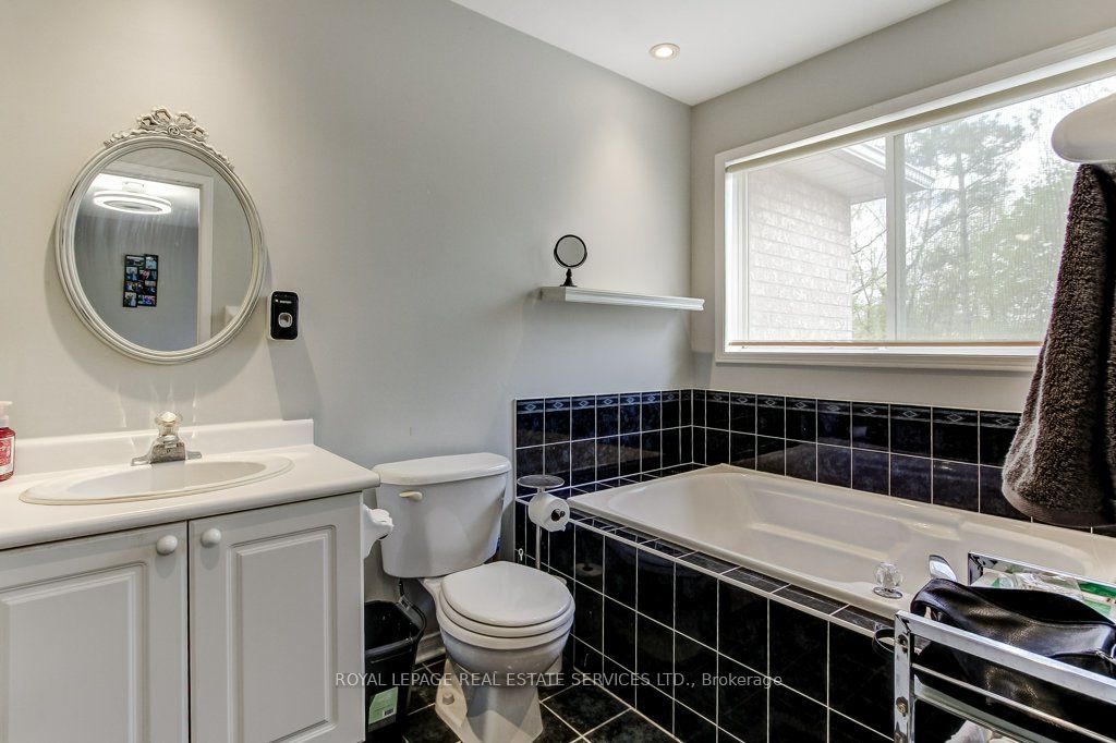 331 Ravineview Way Property Photo 28