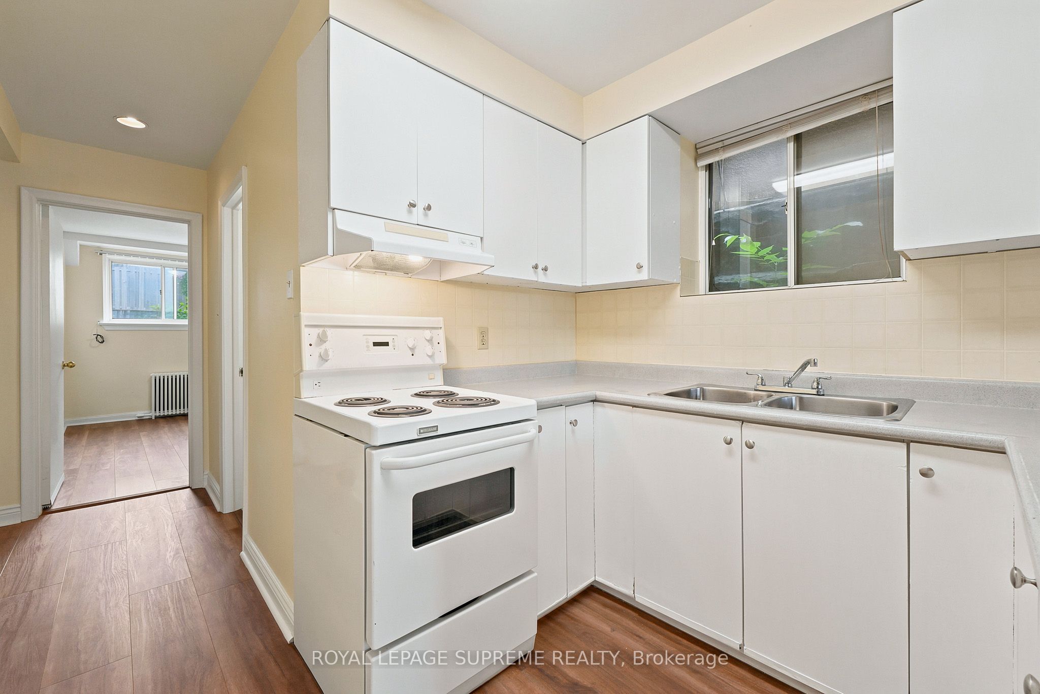 56 Dynevor Road Bsmt Property Photo 9