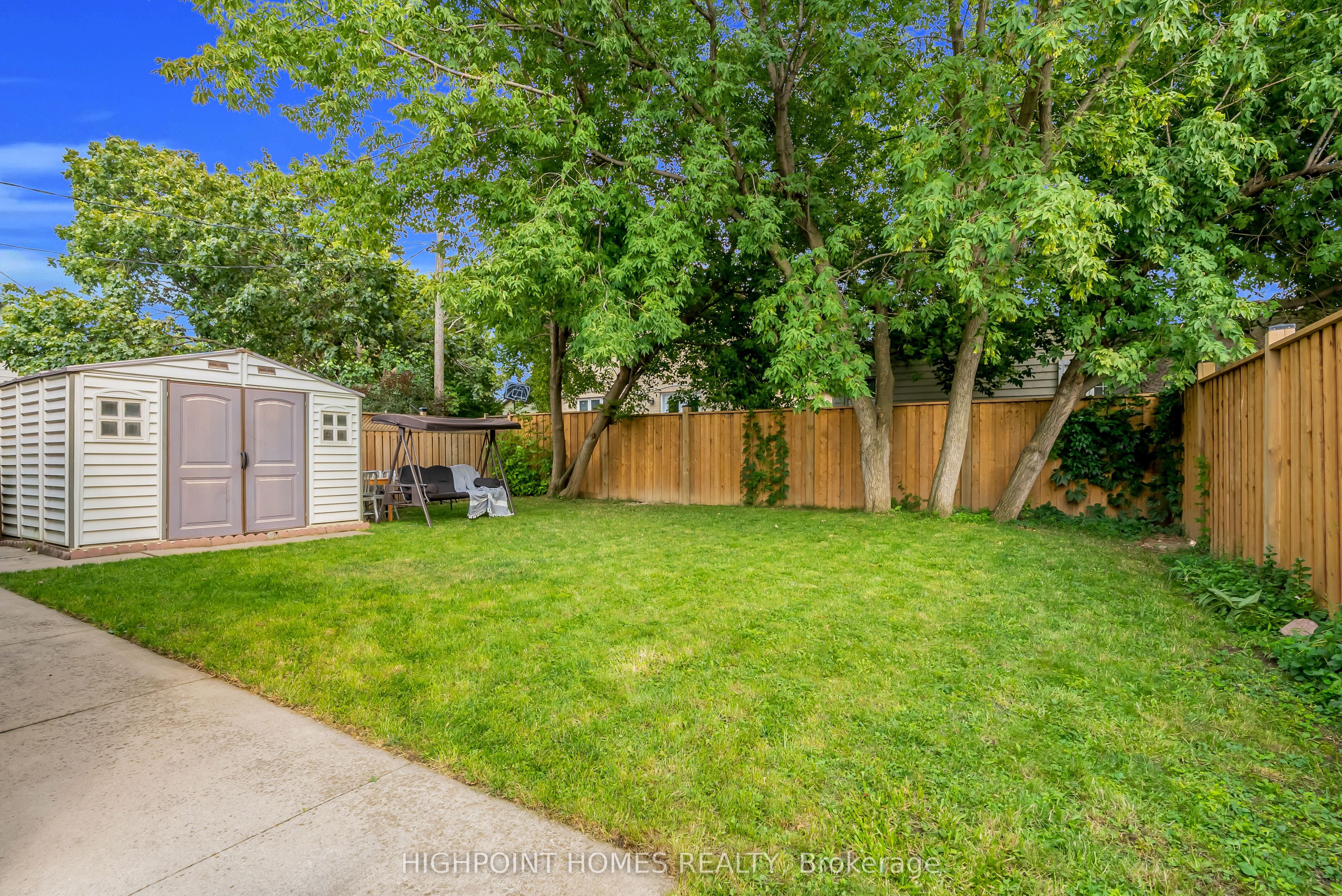 3052 Victory Crescent Property Photo 36