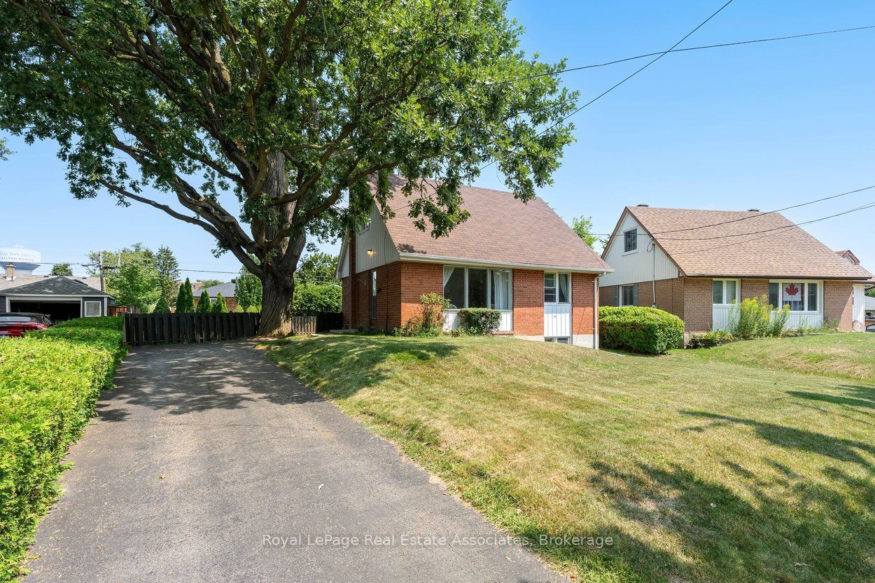 64 Mcintyre Crescent Property Photo 2