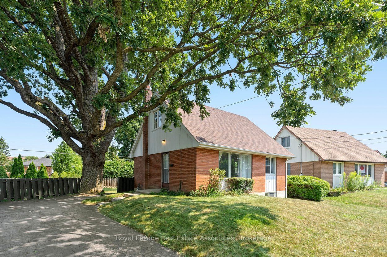 64 Mcintyre Crescent Property Photo 3