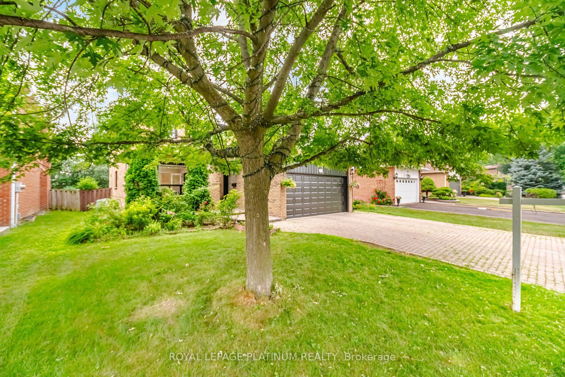 2542 Pollard Drive Property Photo 3