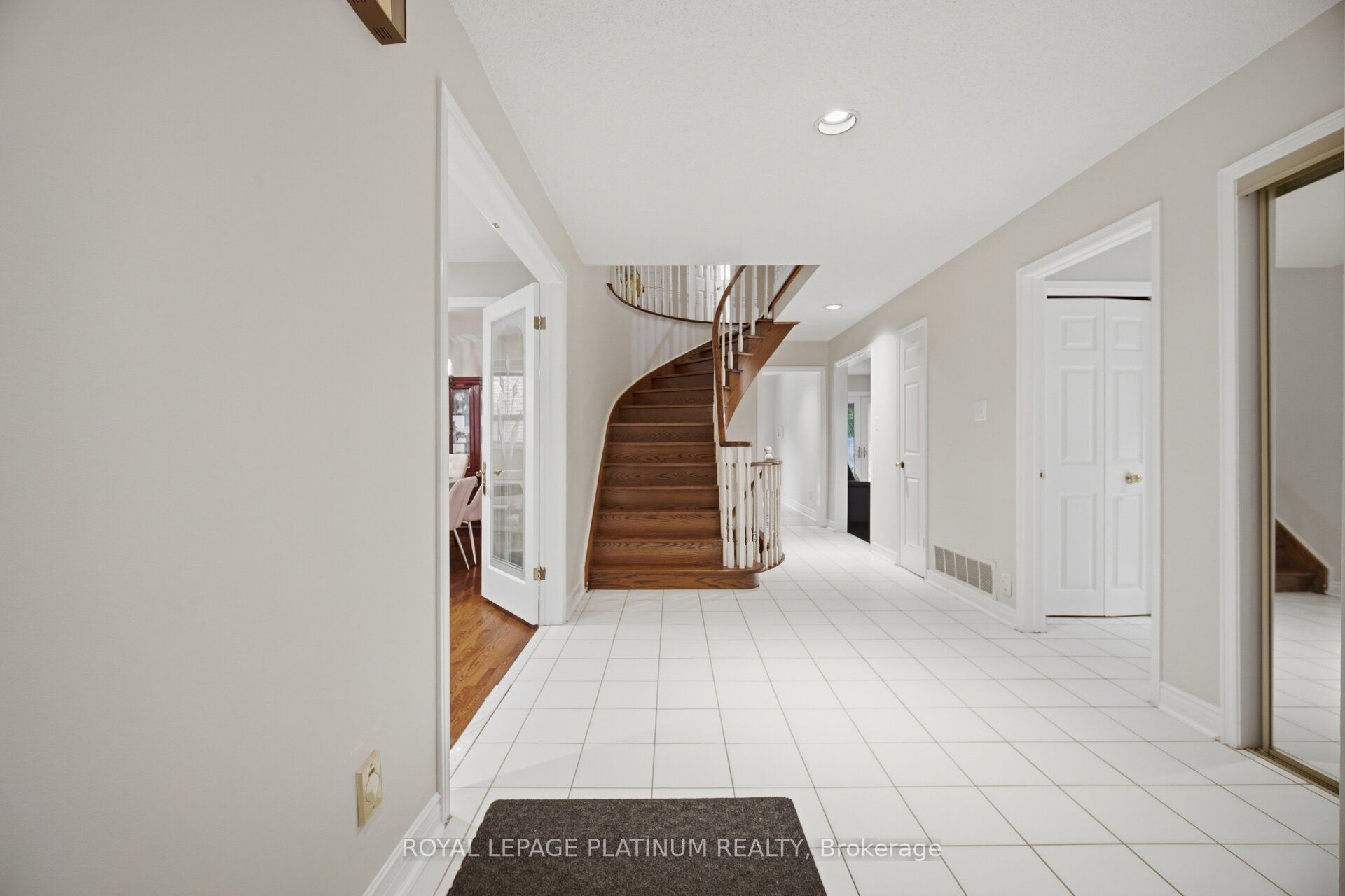 2542 Pollard Drive Property Photo 5